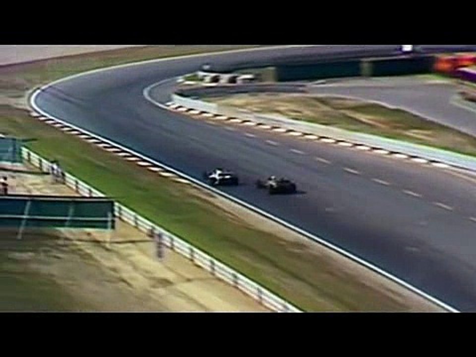 L.Hamilton pilote la McLaren MP4 4 de A.Senna.