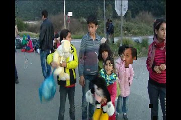 Καθιστική διαμαρτυρία προσφύγων στις Θερμοπύλες