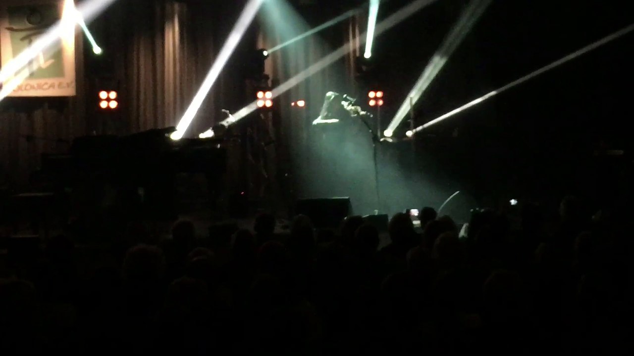 Adella - C'était l'heure (Live @ Cologne)