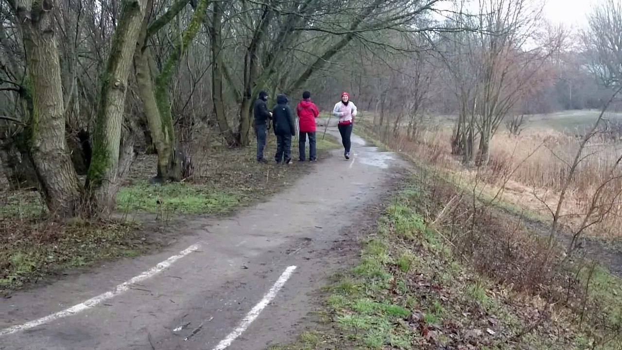 Unser Boss nach 12,5Km Unserer Boss kommt ins Ziel nach 12,5Km ((Rund um die Kaulsdorfer Seen )) Crosslauf