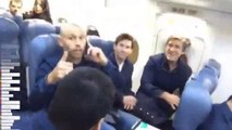 Le periscope de Piqué révèle l'intimité du Barça dans l'avion avec Messi... Fans asking Barcelona players