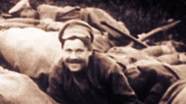 5 Photos of People Laughing in the Face of Death