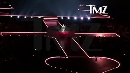 Madonna rompe en llanto en pleno concierto por su hijo