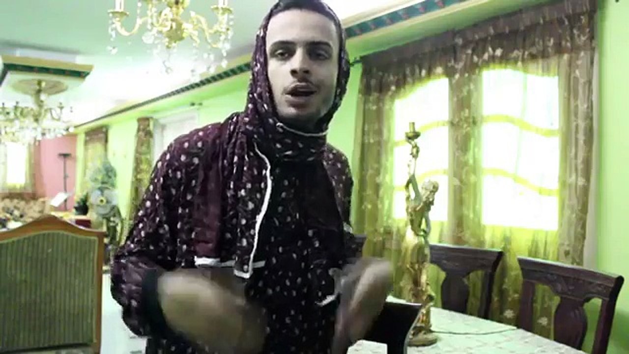 كل حاجه عند اهلك سببها الموبايل