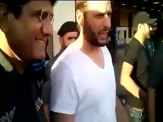 Shahid Afridi Asia Cup Me Bad Perferomance ke bad Meida ko Talte Hoie Nikal Lie