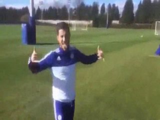 Eden Hazard nous gratifie d'un magnifique coup de patte