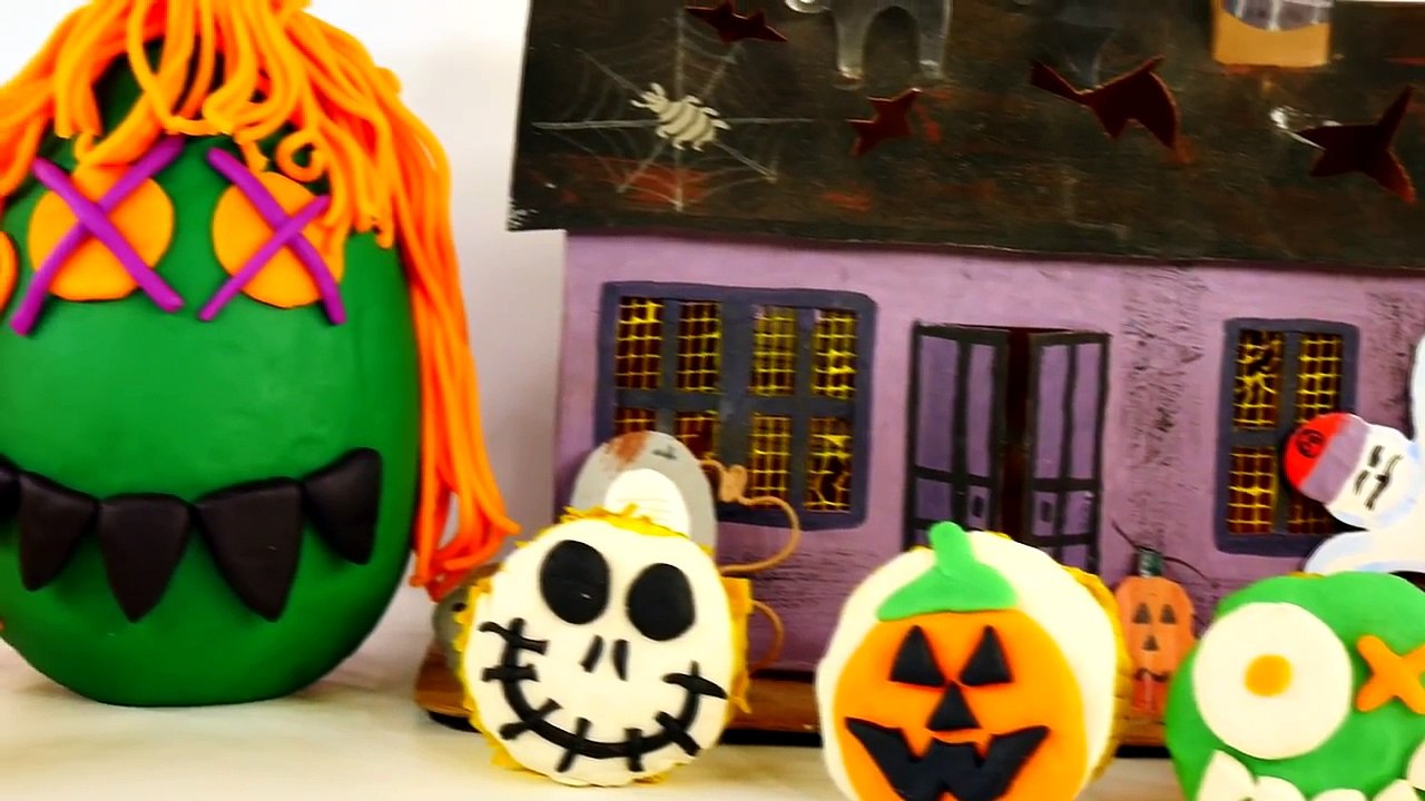 SURPRISE Spooky Toy Cupcakes Play Doh Giant Halloween Egg - Shopkins Peppa Pig LPS Doc McS