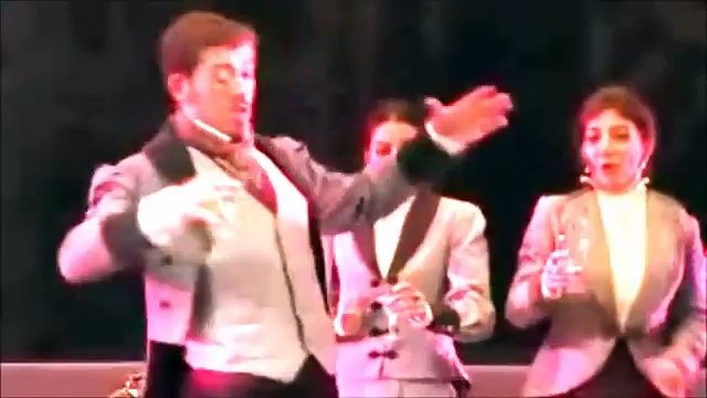 Raphael Schumacher theatre performance Schumacher rappresentazione sperimentale al teatro