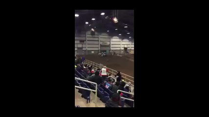 Énorme tampon en supercross... contre un mur