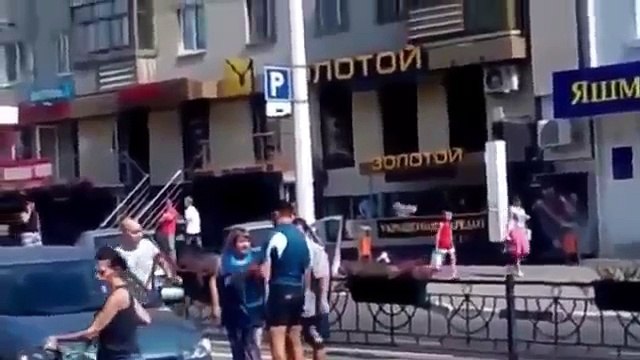 Велосипедист красава ! Против водителя и курицы - YouTube