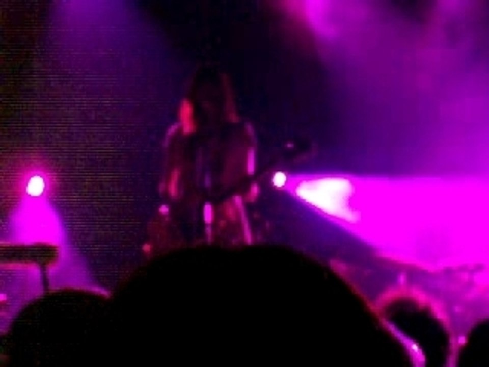 Blonde Redhead @ Paris, Dr. Strangeluv 2/2