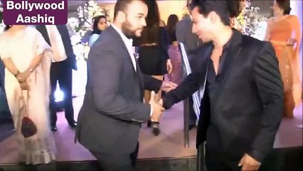 Varun Dhawan at Kresha Bajaj   Vanraj Zaveri's wedding reception (FULL HD)