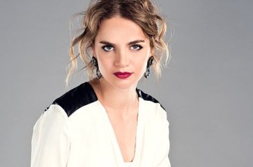 Tuğçe Kazaz, Diyanet'ten Fetva İstedi: Abdestsiz Dokunabilir miyiz