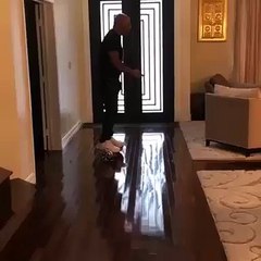 Mike Tyson sur un hoverboard fait une lourde chute