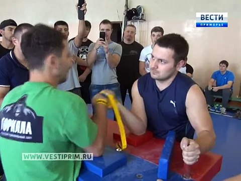 Арсеньевцы взяли золото и серебро на международных соревнованиях по армрестлингу в Приморье