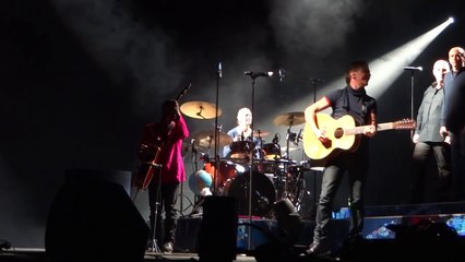 Buzz : Renaud sur scène avec I Muvrini pour quatre minutes de bonheur !