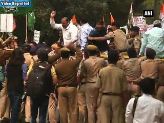 Congress protests in Delhi demanding EPF rollback