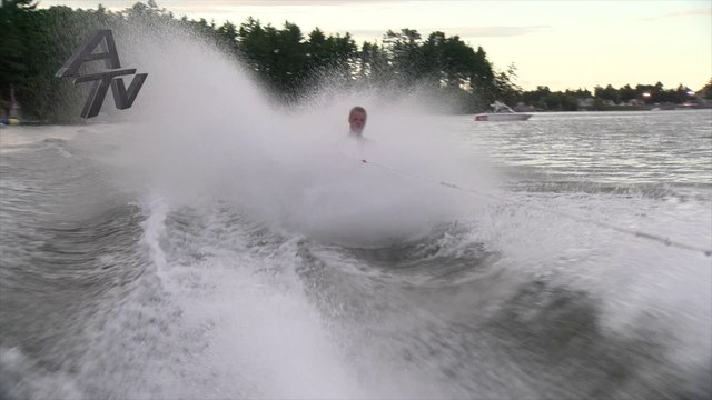 Barefoot waterskiing