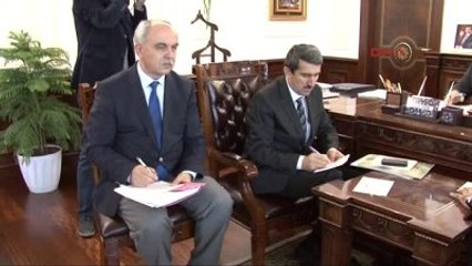 Bakan Çelik, Birlik Oda ve Kooperatiflerle İlgili Olarak Kendisini Arayan Üreticilerle Telefonla...