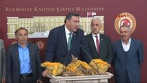 CHP'li Milletvekilleri 'Çimlenmiş' Patateslerle Meclis'te Basın Toplantısı Düzenledi