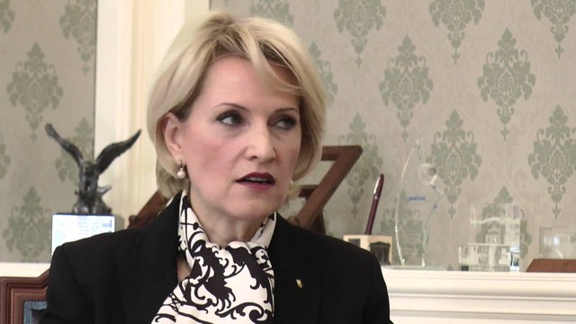 5 pyetjet nga Babaramo e ftuar Mimi Kodheli - Pjesa e Pare