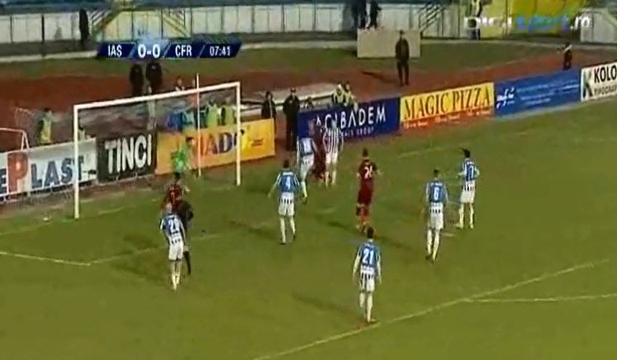 Incroyable: Ce gardien réalise 4 arrêts à bout portant sur la même action