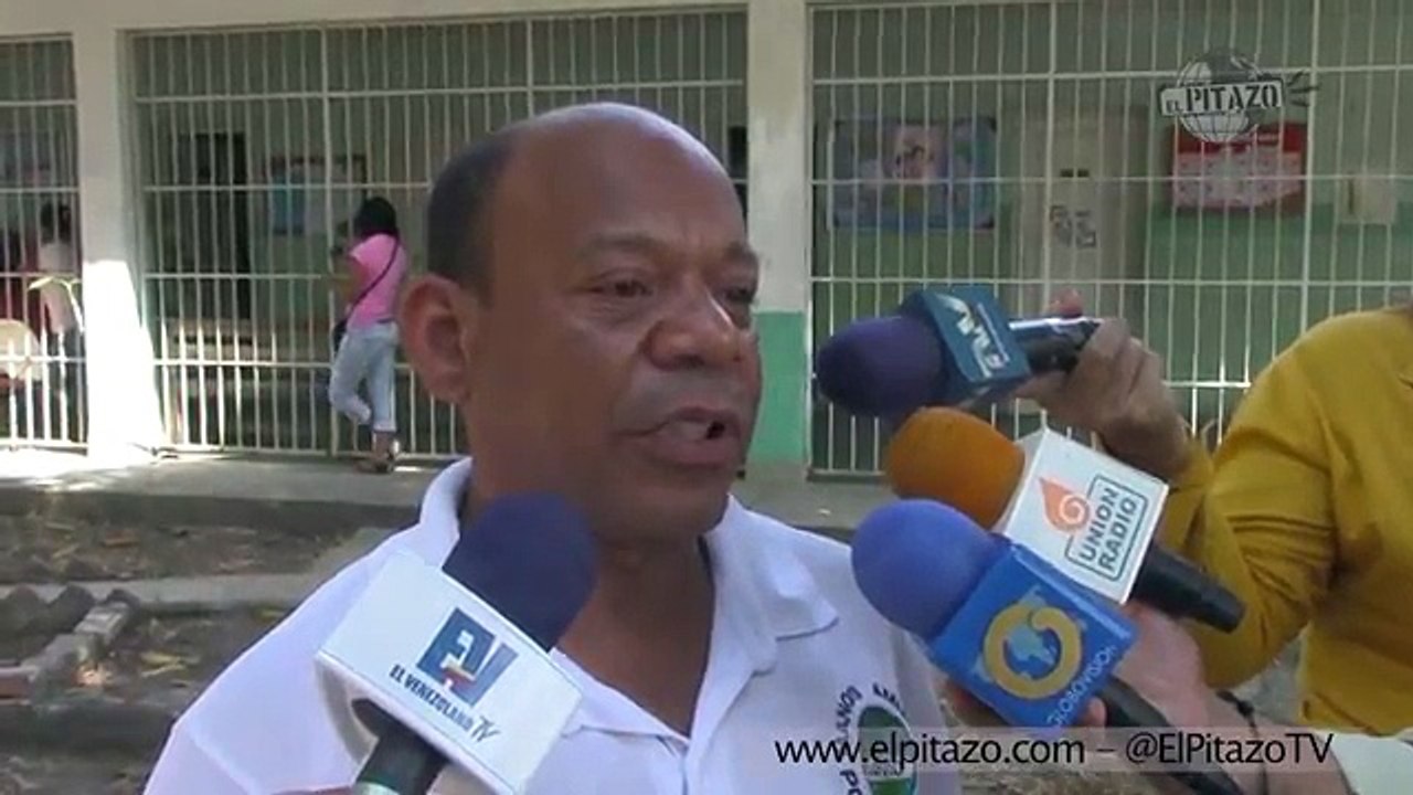 Pacientes con VIH esperan reactivos para su tratamiento en Carabobo