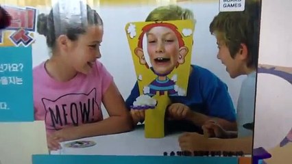 Детский челлендж Пирог в лицо! Алиса и Лева играют в веселую игру для детей Pie Face challenge