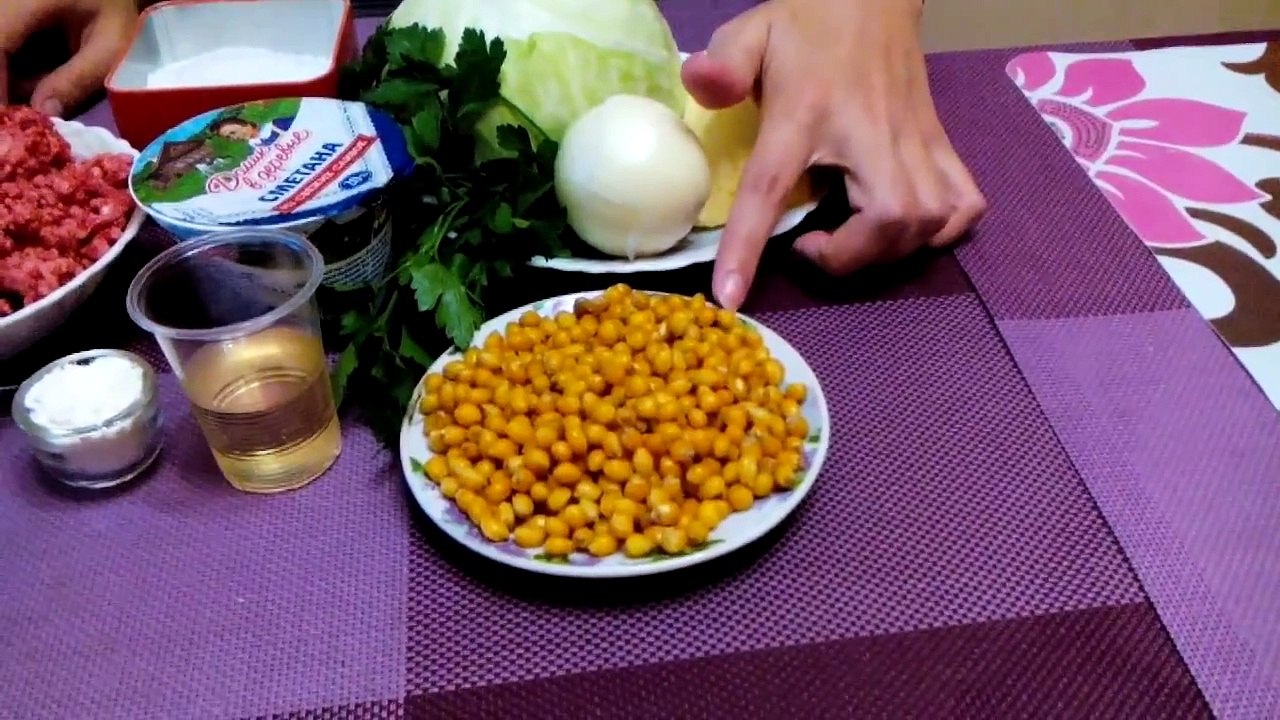 Капуста по-монастырски.Тушеная капуста с кукурузой и фаршем в сметане