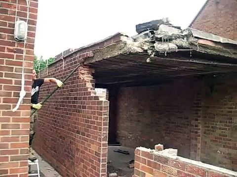 Maçon vs mur en brique