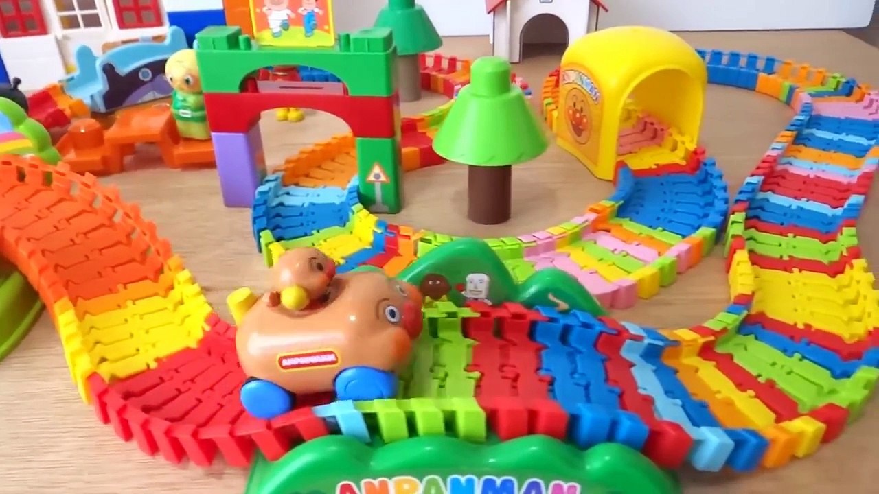 全長5m！ アンパンマンおもちゃ くねくねロード Anpanman Toy Youtube
