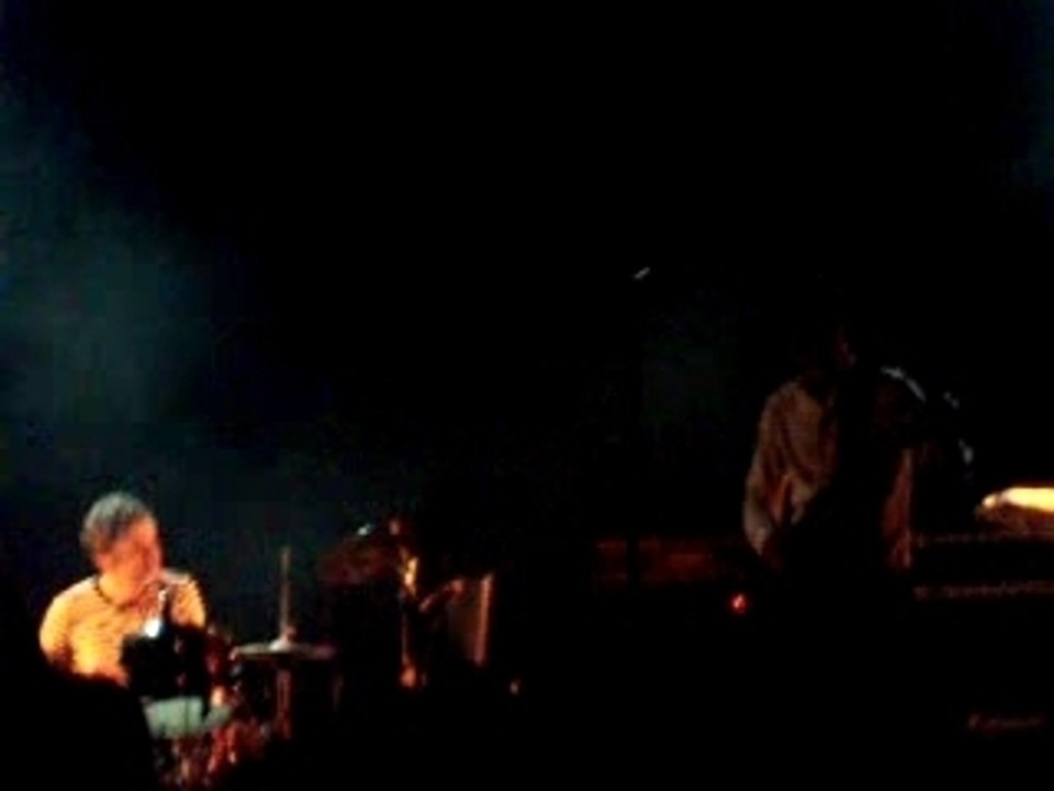 Blonde Redhead @ Paris, Equally Damaged 1/3
