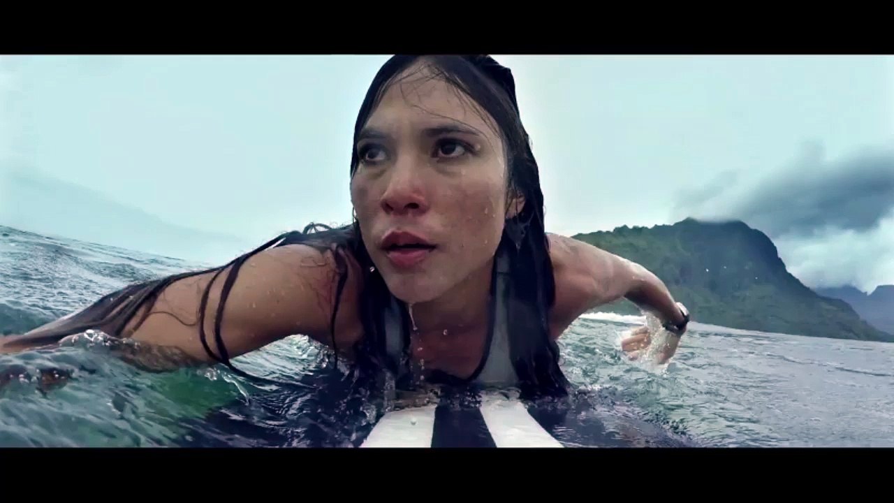 2 minutes de surf vues sous de puissantes vagues