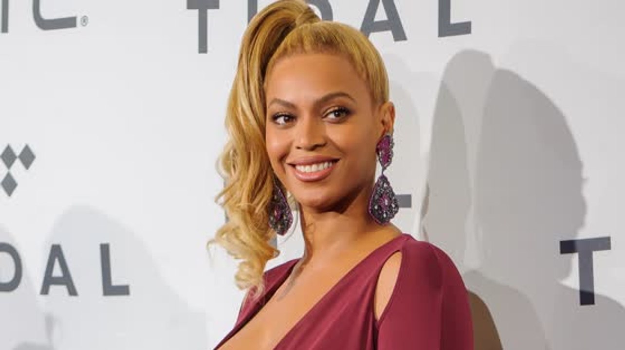 Beyoncé Performs at Blue Ivy's School Fundraiser