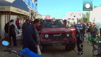 Download Video: Tunísia lança ofensiva contra terroristas depois de um ataque jihadista que fez pelo menos 50 mortos