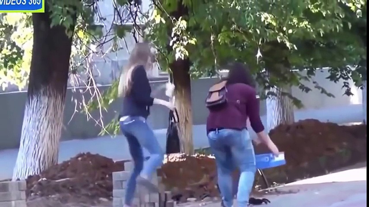 Funny Videos 2016 - Stupid People Doing Stupid Things Compilation 2016 - Funny Videos 365