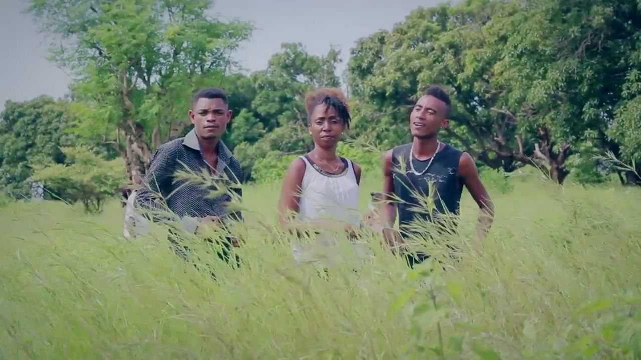 ALY MOURAD  -   Laso nody    (gasy 2016 HD)