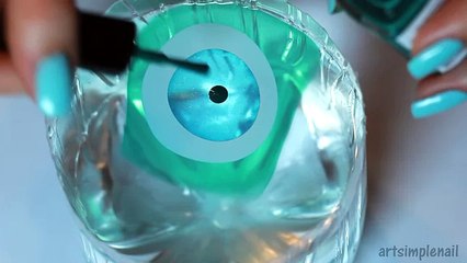 Водный маникюр на русском языке - Tree Water Marble Nail Art