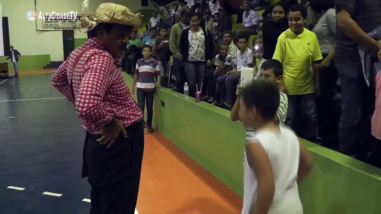 Imbilino no filme O BICHO DE PÉ: Entrevista com o ator Hugo Caiapônia durante exibição em