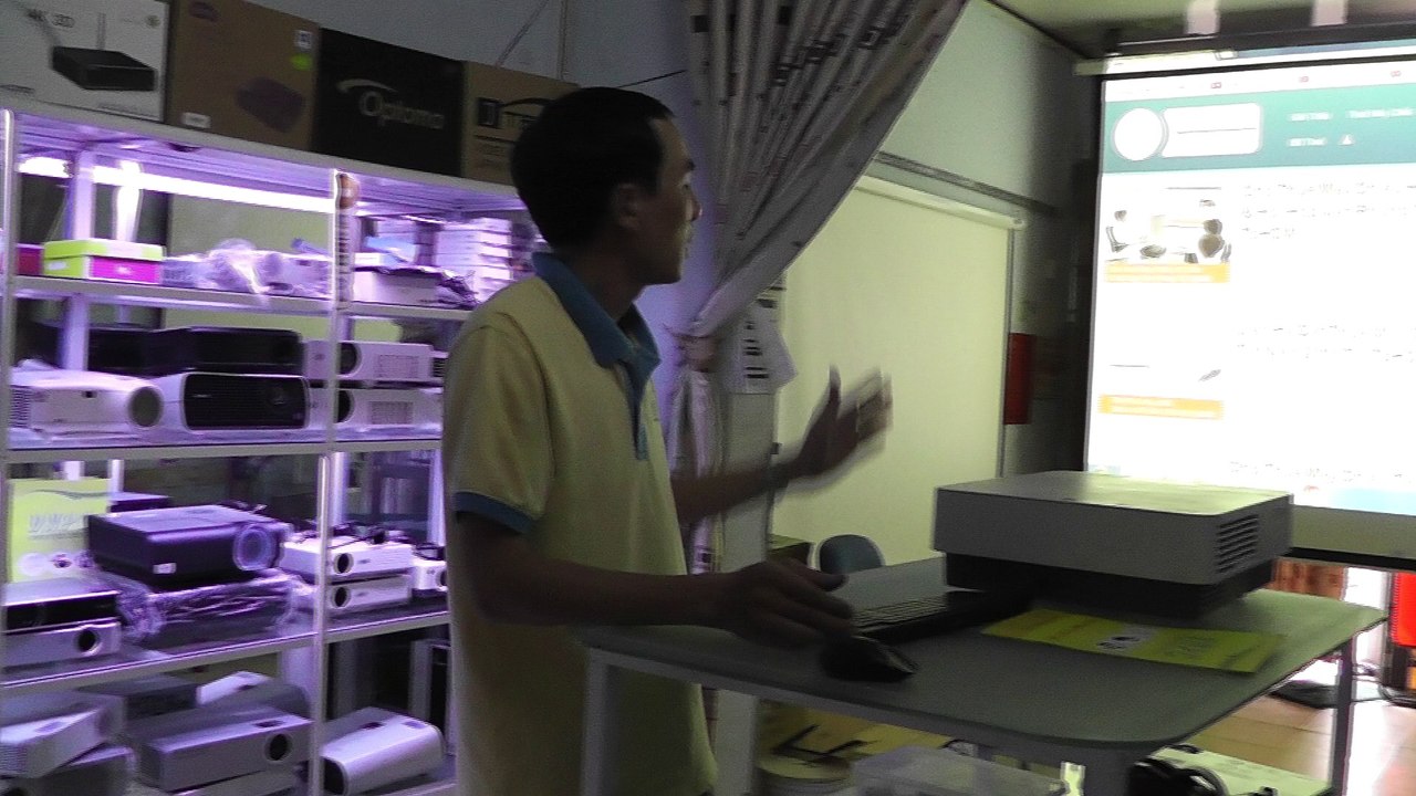 Dịch vụ cho thuê máy chiếu VNPC gọi 09888 10900