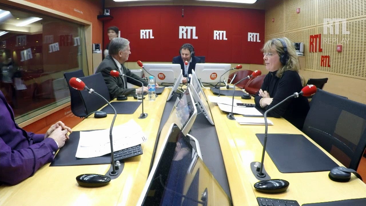 "L'erreur ça n'est pas l'hyper réalisme du gouvernement aujourd'hui mais l'idéalisme du programme de 2012", explique Alain Duhamel