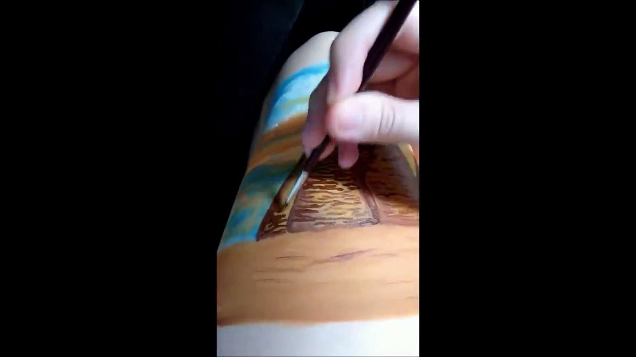 Caroline Patueli vücut ressamı