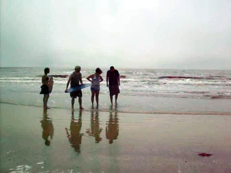 Blonde + SkimBoard = FAIL