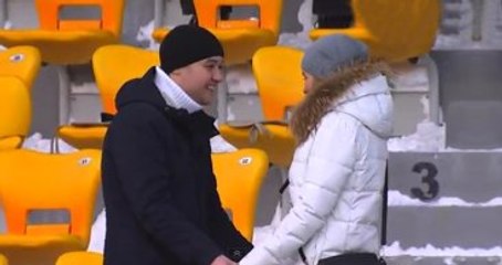 Tribünde Sürpriz Evlilik Teklifi