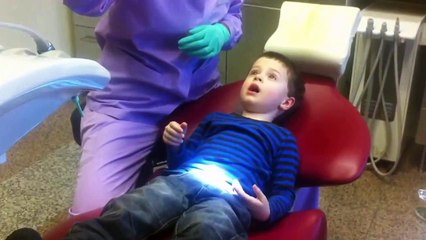 First visit of little Floris to the dentist
