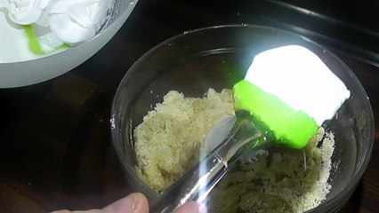 Макарон из лесного ореха с кофейной начинкой. Macarons noisette café