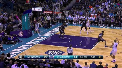 Zach LaVine Throws Down the 360 Slam!