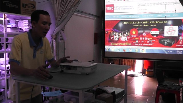 Thuê máy chiếu xem bóng đá tại Sài Gòn giá rẻ nhất