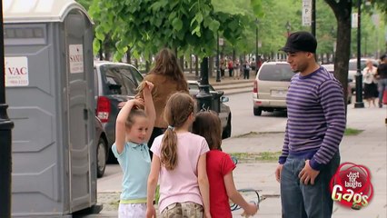 Relax Daily_Rope Skipping Police Officers