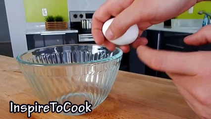 How to CRACK AN EGG WITH ONE HAND - Like A Boss, Simple Trick Explained - Inspire To Cook